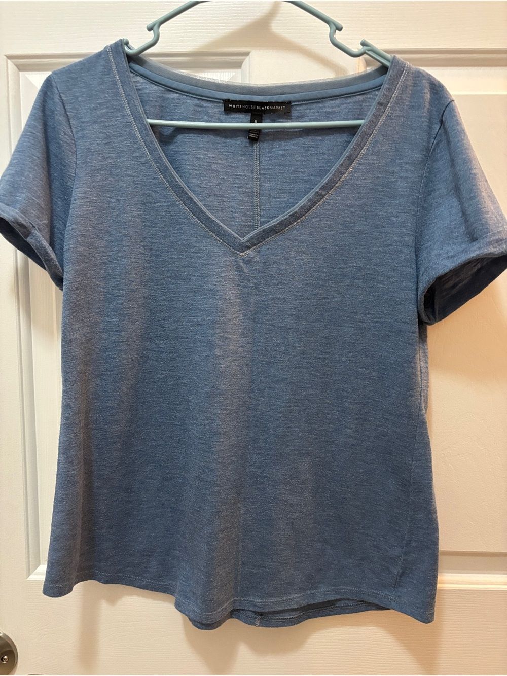 White House Black Market Blue V-Neck Short Sleeve Tee Small
